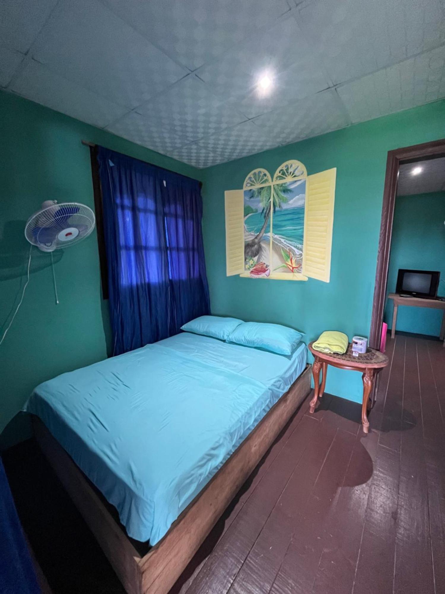 Valerie Emanuel Apartments Бокас Екстер'єр фото