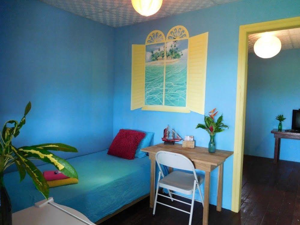 Valerie Emanuel Apartments Бокас Екстер'єр фото